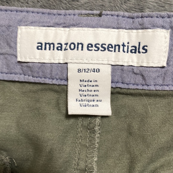 Amazon essentials women shorts size 8 green khaki material great for summer - Picture 4 of 5